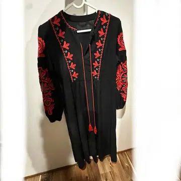 블랙 빨간색 자수 에스닉 긴팔 원피스