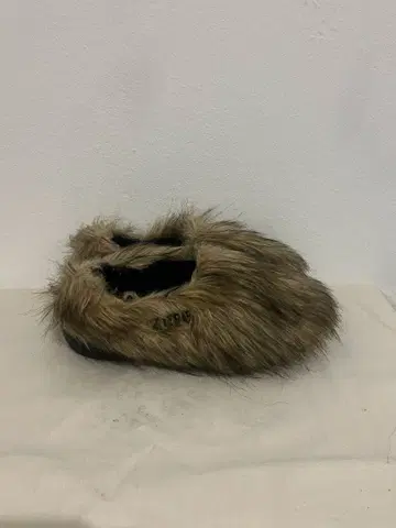 AFB x SUBU 콜라보 퍼 슈즈