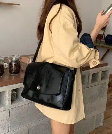 블랙 숄더백