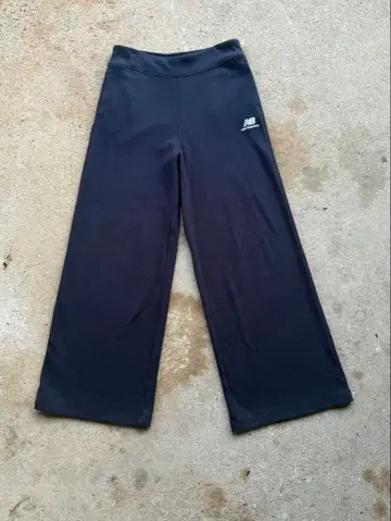 New Balance 와이드 팬츠 배기 팬츠