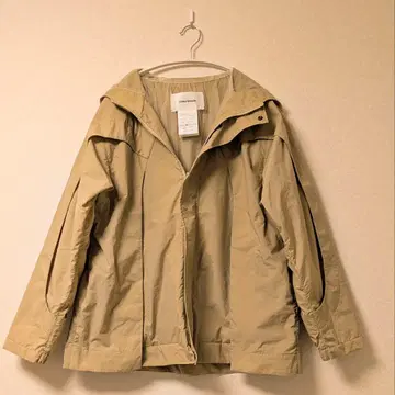 [새상품급] 치카키사다 블루종 베이지 코트 마운틴 파카