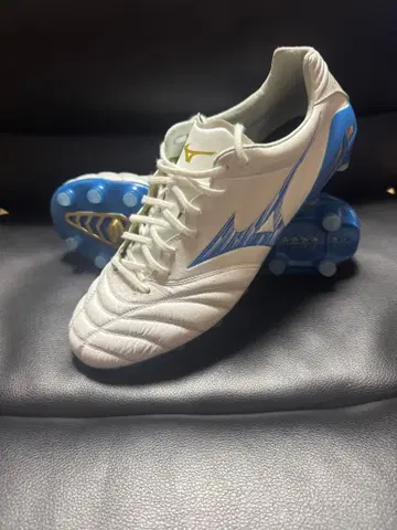 미즈노 축구화 스파이크 화이트/블루