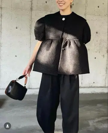 eLLa selectshop 플레어 실루엣 베스트 화이트