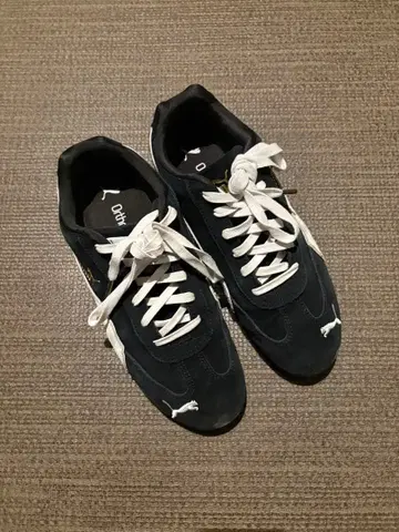 PUMA 스피드캣 스니커즈 블랙/화이트 스웨이드