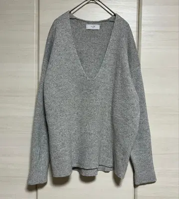 슬로브 이에나 V넥 니트 그레이 울 혼방