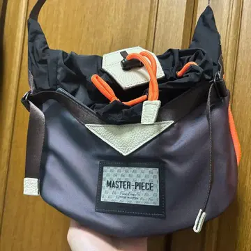 Master-piece 숄더백