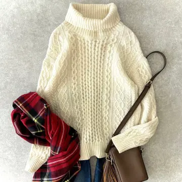 새상품급 매킨토시 철학 울 하이넥 케이블 짜임 니트 화이트