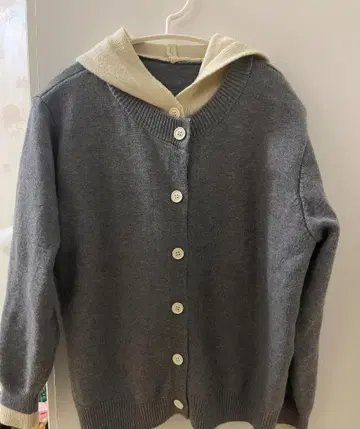 후드 부착 그레이 가디건