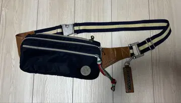 오로비안코 숄더백 네이비 나일론/가죽