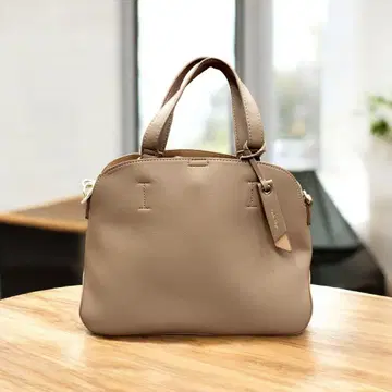 베이지 계열 경량 2WAY 숄더백