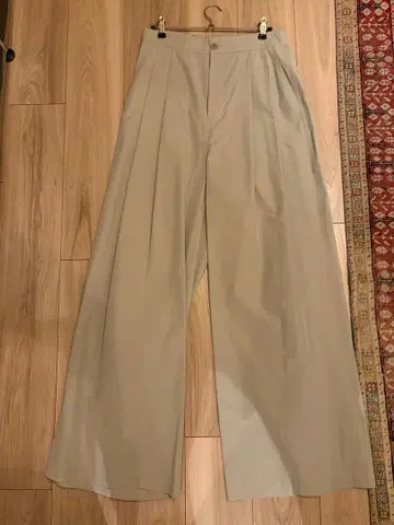 Amomento Two Tuck Wide Pants