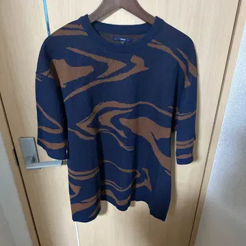 클로패닉 L 사이즈 니트 스웨터 네이비/브라운