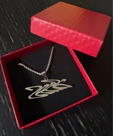 See8a 스테인리스 로고 목걸이 기프트 박스 포함