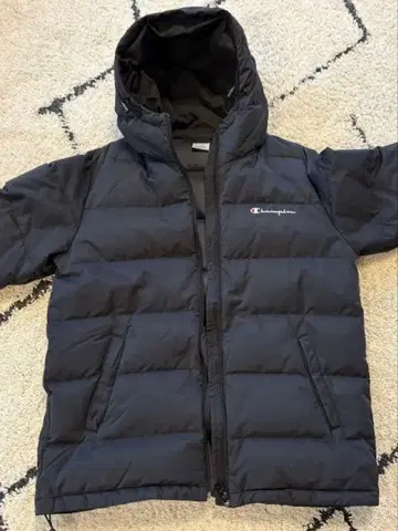 Champion 블랙 다운 자켓 L 사이즈