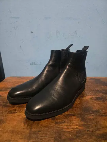 BARNEYS NEWYORK 사이드 고어 부츠 Vibram 밑창 첼시