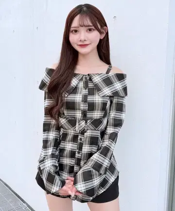 NOMAE 벨트 오프숄더 셔츠