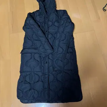 블랙 퀼팅 롱 코트 M 사이즈