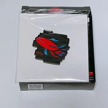 빨간 물고기 디자인 핀 배지 미개봉