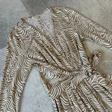 마이클코어스 제브라 패턴 랩 드레스 사이즈 4