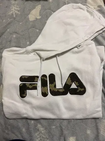 FILA 카모플라쥬 로고 후드티 L 사이즈 화이트