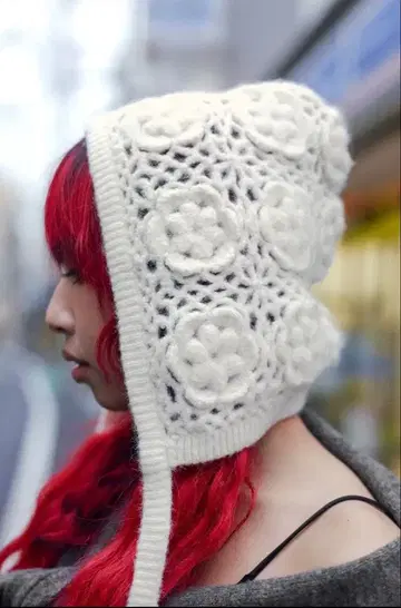 [ ZARA ] 크로셰 뜨개질 엠보싱 플라워 보닛