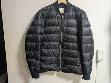 UNITED TOKYO 블랙 다운 자켓 사이즈 2