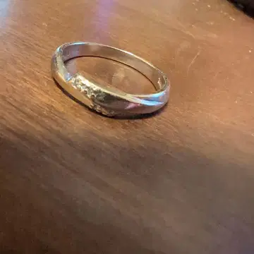 심플 반지 약간의 흠집 있음