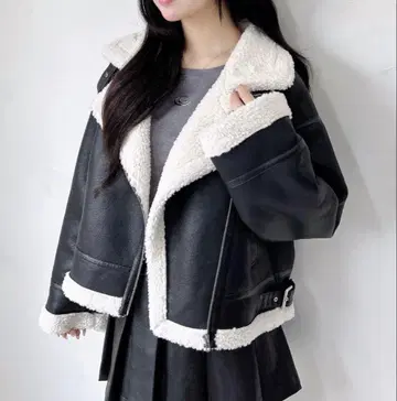 오버 사이즈 페이크 무스탕 자켓