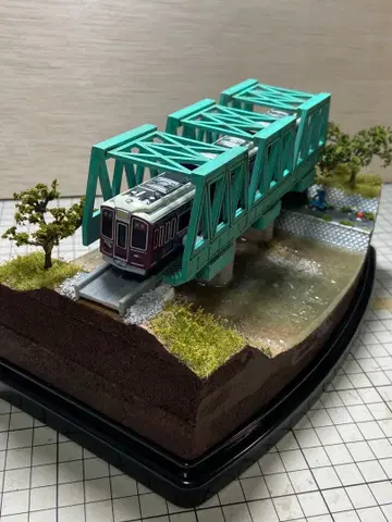 캡슐 프라레일용 미니 디오라마 철교를 달리는 기차