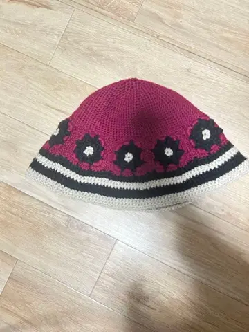 꽃무늬 니트 모자 와인 레드