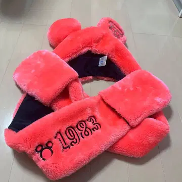 새상품급 디즈니 35주년 팬캡 머플러 장갑 포함