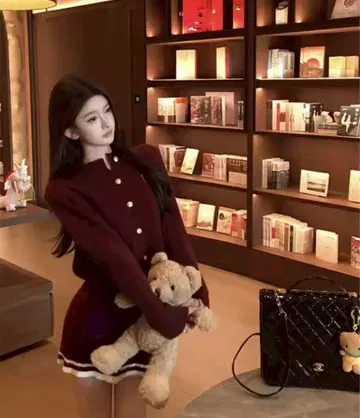 와인 레드 셋업 스커트 니트