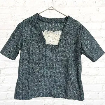 반팔 레이스 블라우스 다마스크 무늬 플리츠 프릴 단단 프릴 스퀘어넥