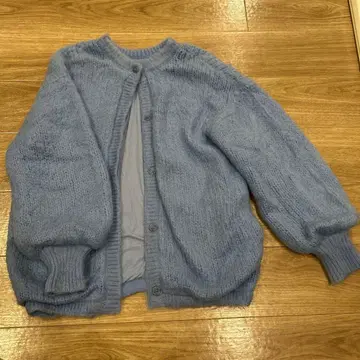 AMERI 라이트 블루 긴팔 가디건