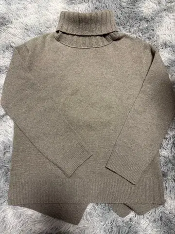 MUSE 터틀넥 그레이 스웨터