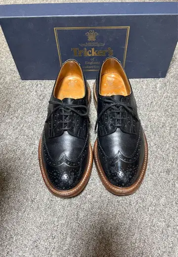 [ 새상품급 ] Tricker's 트리커스 BOURTON 버튼 UK7.5