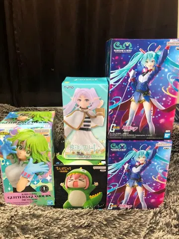 피규어 세트: 히로아카, 건담 미쿠, 진좌수, 장송의 프리렌 피규어