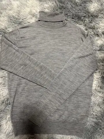 JOHN SMEDLEY 그레이 터틀넥 스웨터