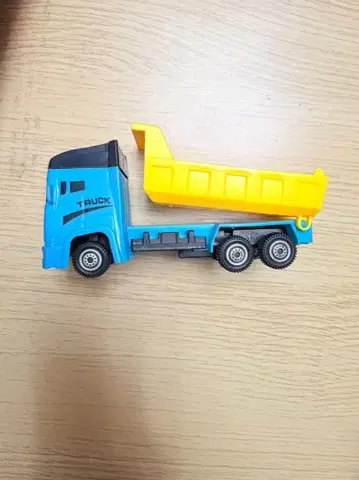 덤프트럭 미니카 파랑과 노랑