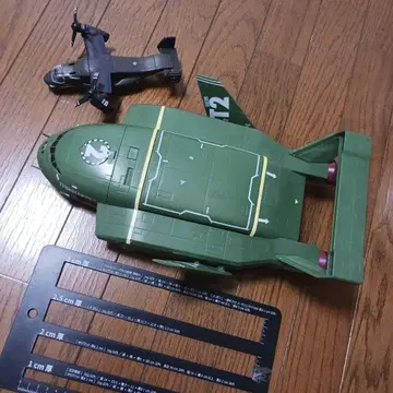 썬더버드 2호와 헬리콥터 말하는