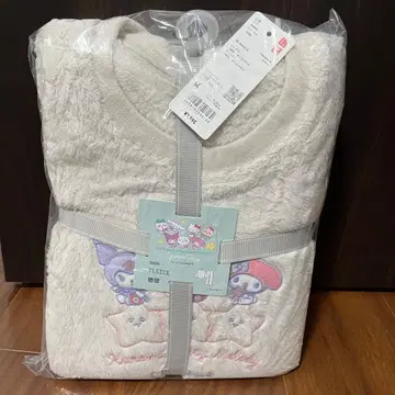 새상품 택 포함 UNIQLO 유니클로 플리스 세트 산리오 치이카와 M