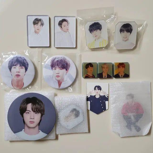 방탄소년단 공식굿즈 럭키드로우 마그넷 뱃지