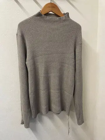 스튜디오 클립 3 시즌 니트