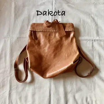 Dakota Charlotte Backpack 카멜