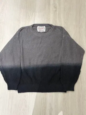 LOGAN 그라데이션 니트