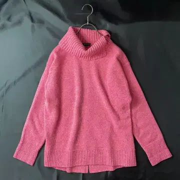 새상품급 INDIVI 인디비 캐시미어 오프터틀 니트 핑크 38