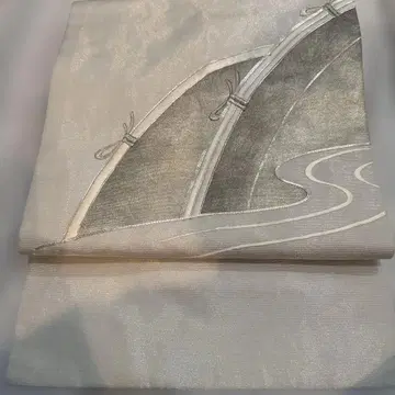 나고야 오비 화이트 실버 계열, 유수 무늬