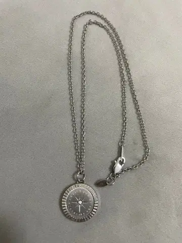 SCOMMAG 나침반 목걸이