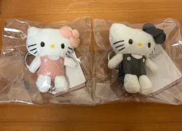 헬로키티 LOWRYSFARM 토이 키링 핑크 블랙 퀼트