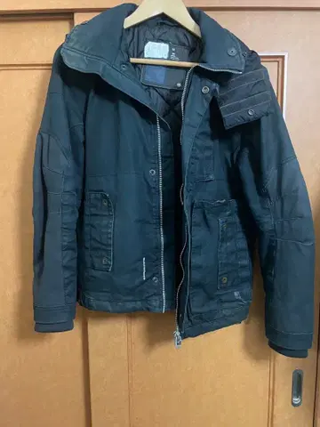 블랙 밀리터리 자켓 후드 부착